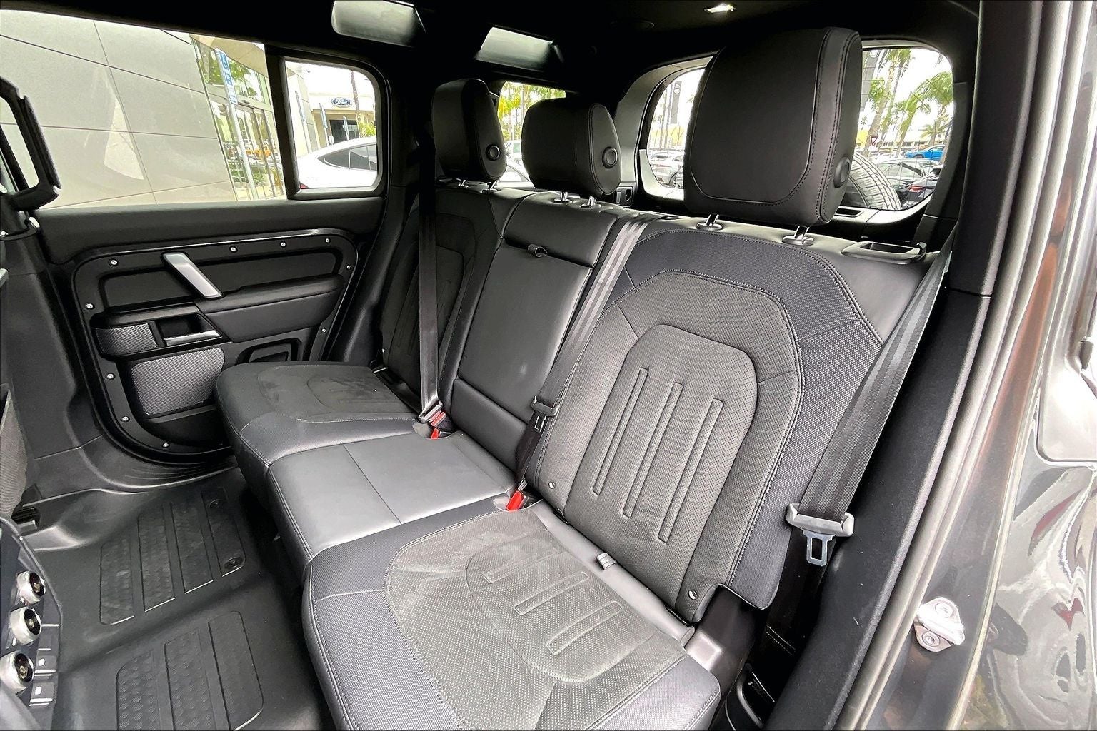 2024 Land Rover Defender 110 Carpathian Edition
