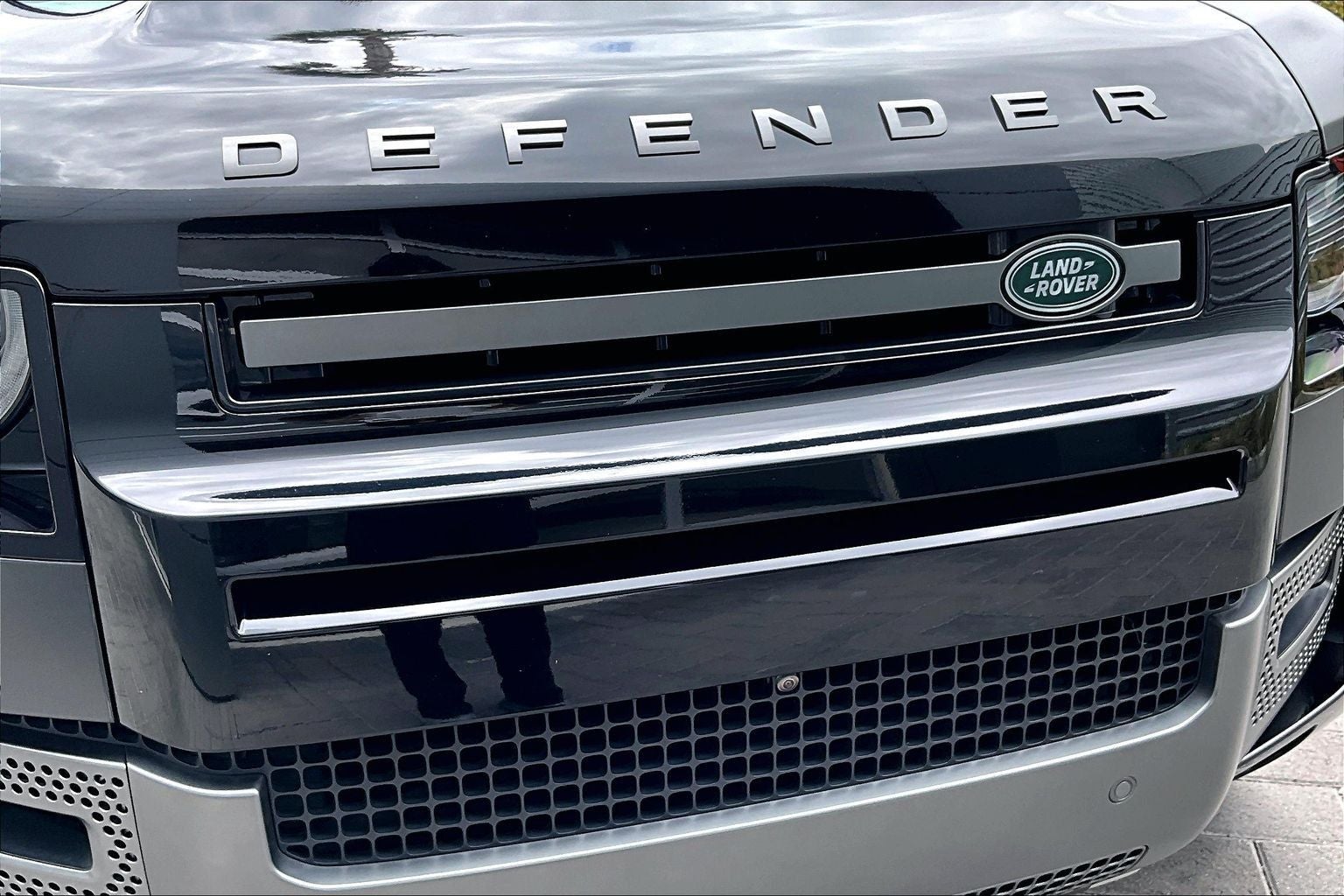 2024 Land Rover Defender 110 Carpathian Edition