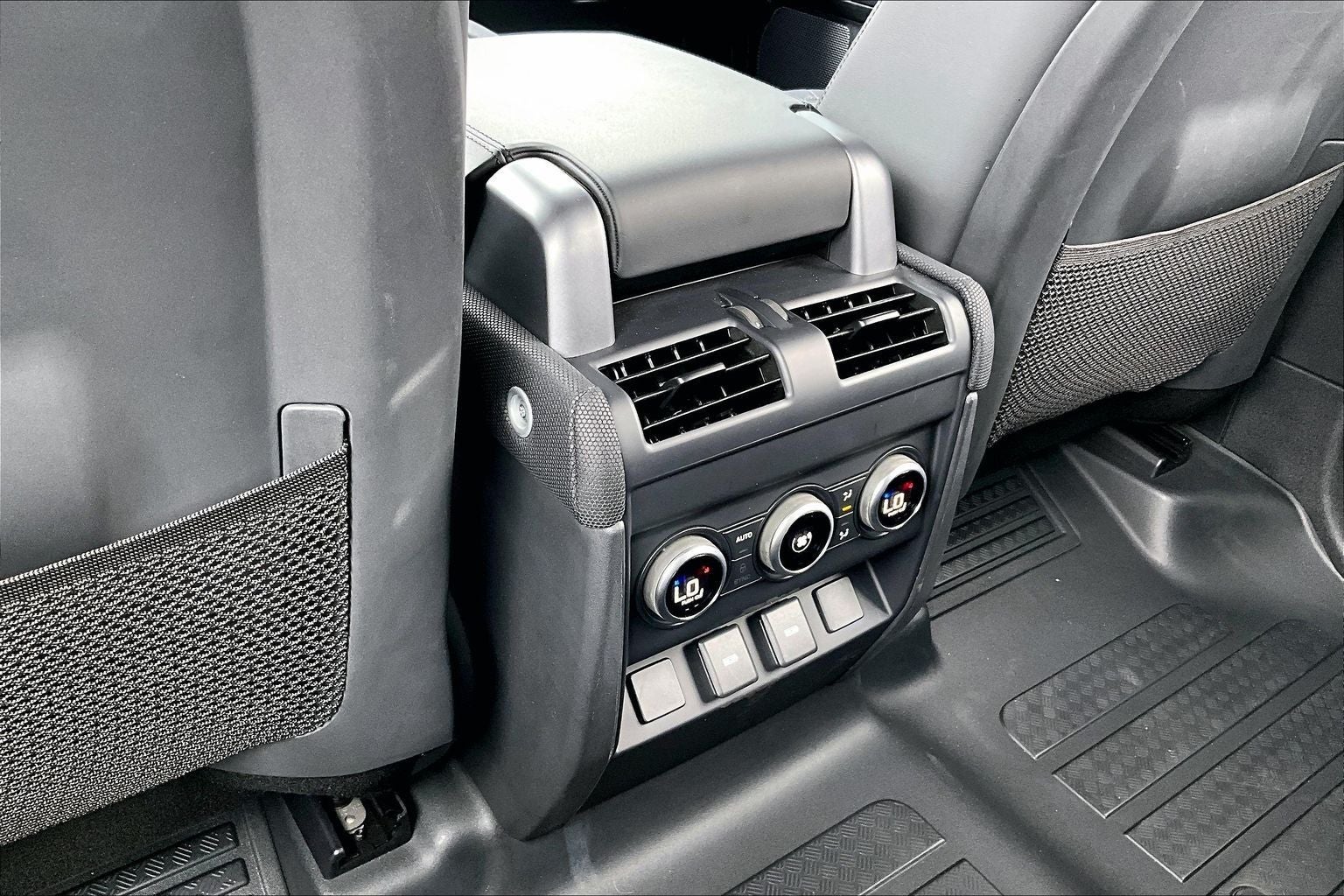 2024 Land Rover Defender 110 Carpathian Edition