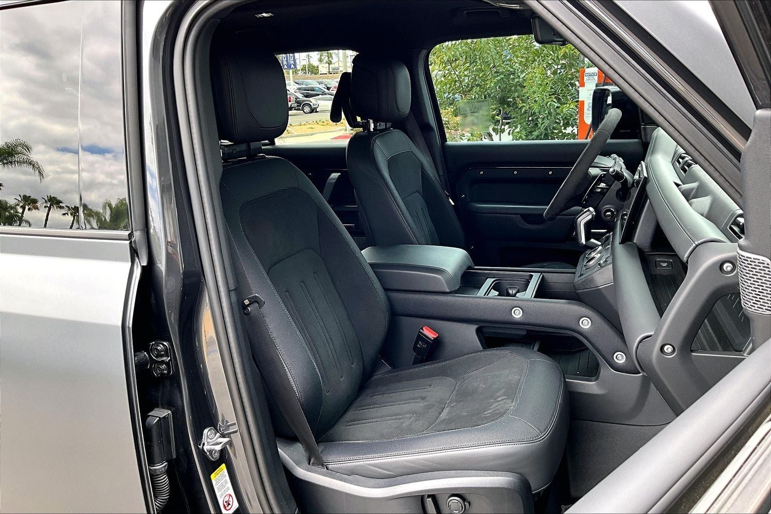 2024 Land Rover Defender 110 Carpathian Edition