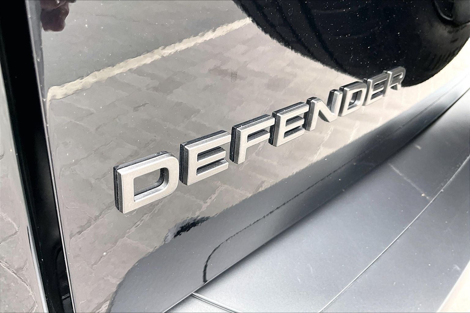 2024 Land Rover Defender 110 Carpathian Edition