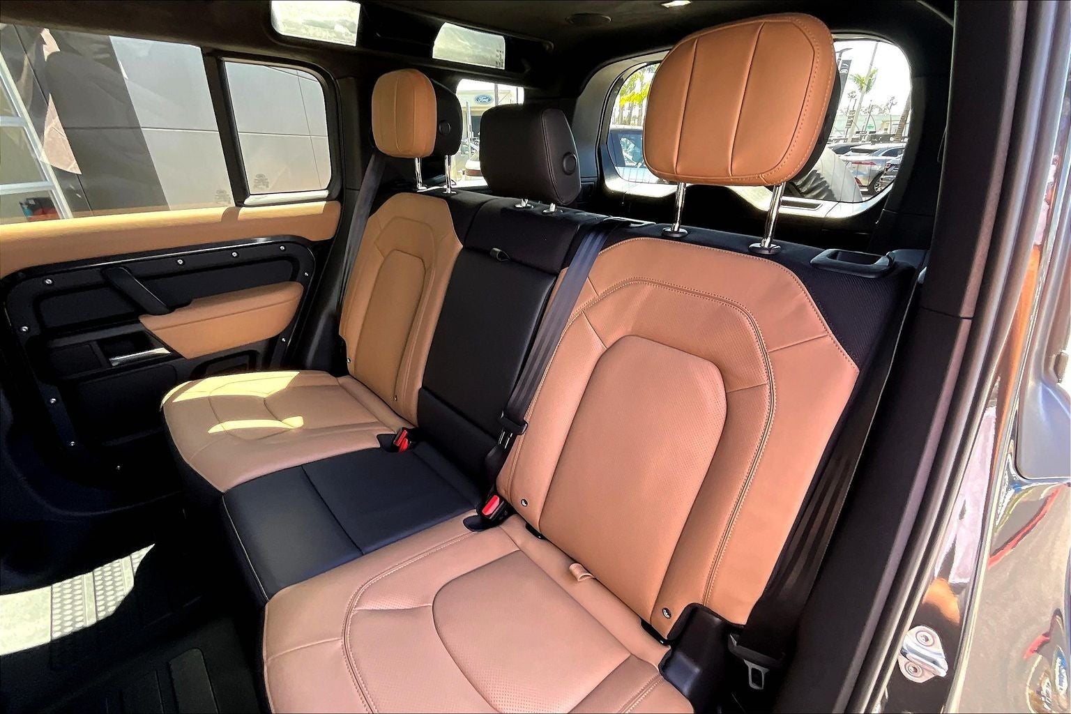 2026 Land Rover Defender 110 V8