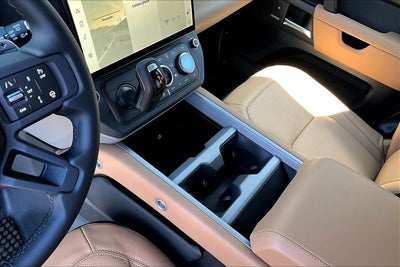 2026 Land Rover Defender 110 V8