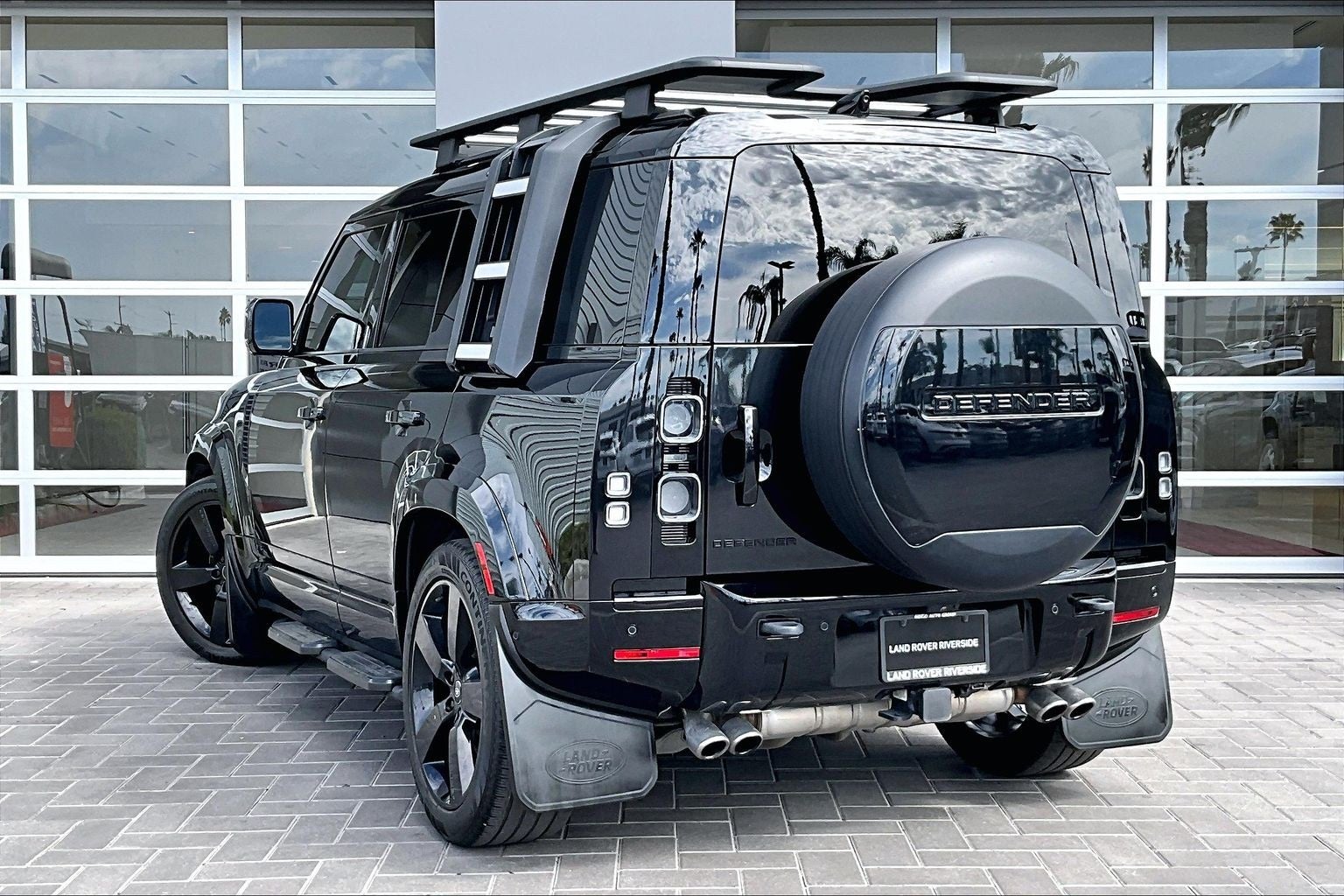 2023 Land Rover Defender 110 V8