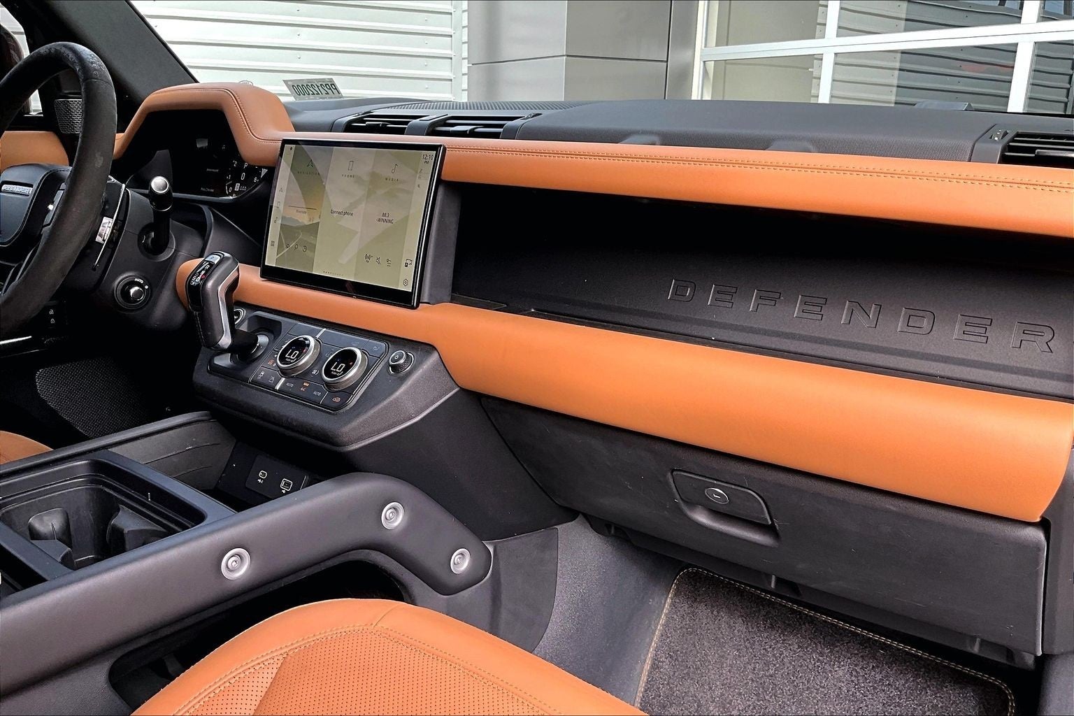 2023 Land Rover Defender 110 V8