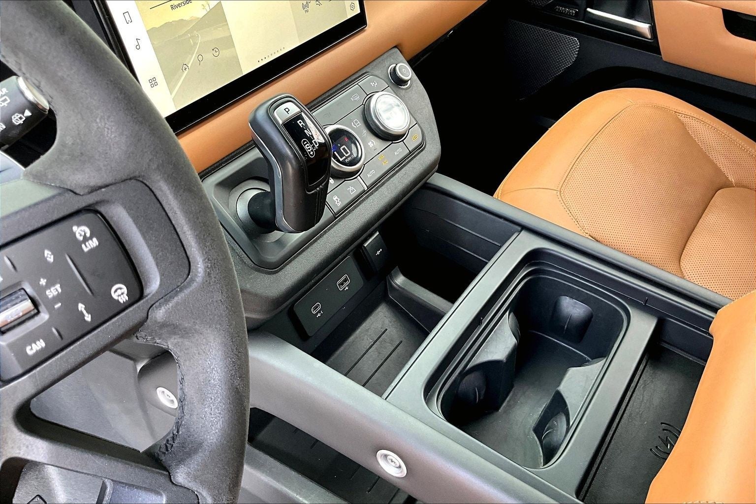 2023 Land Rover Defender 110 V8