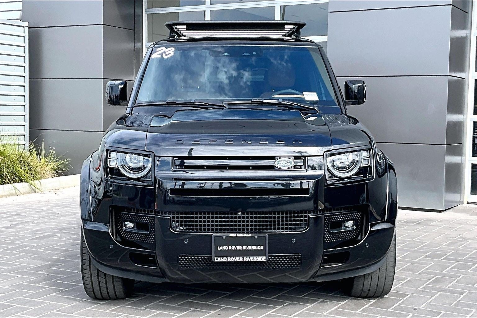 2023 Land Rover Defender 110 V8