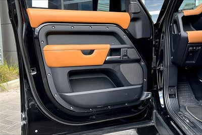 2023 Land Rover Defender 110 V8