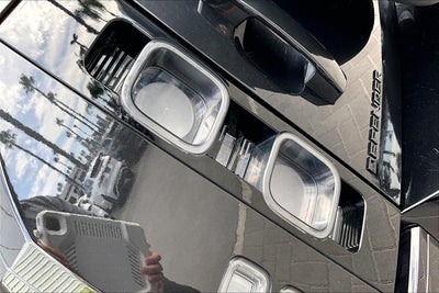 2023 Land Rover Defender 110 V8