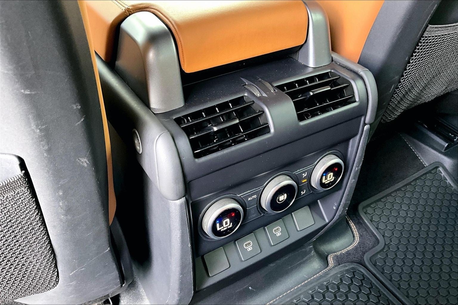 2023 Land Rover Defender 110 V8