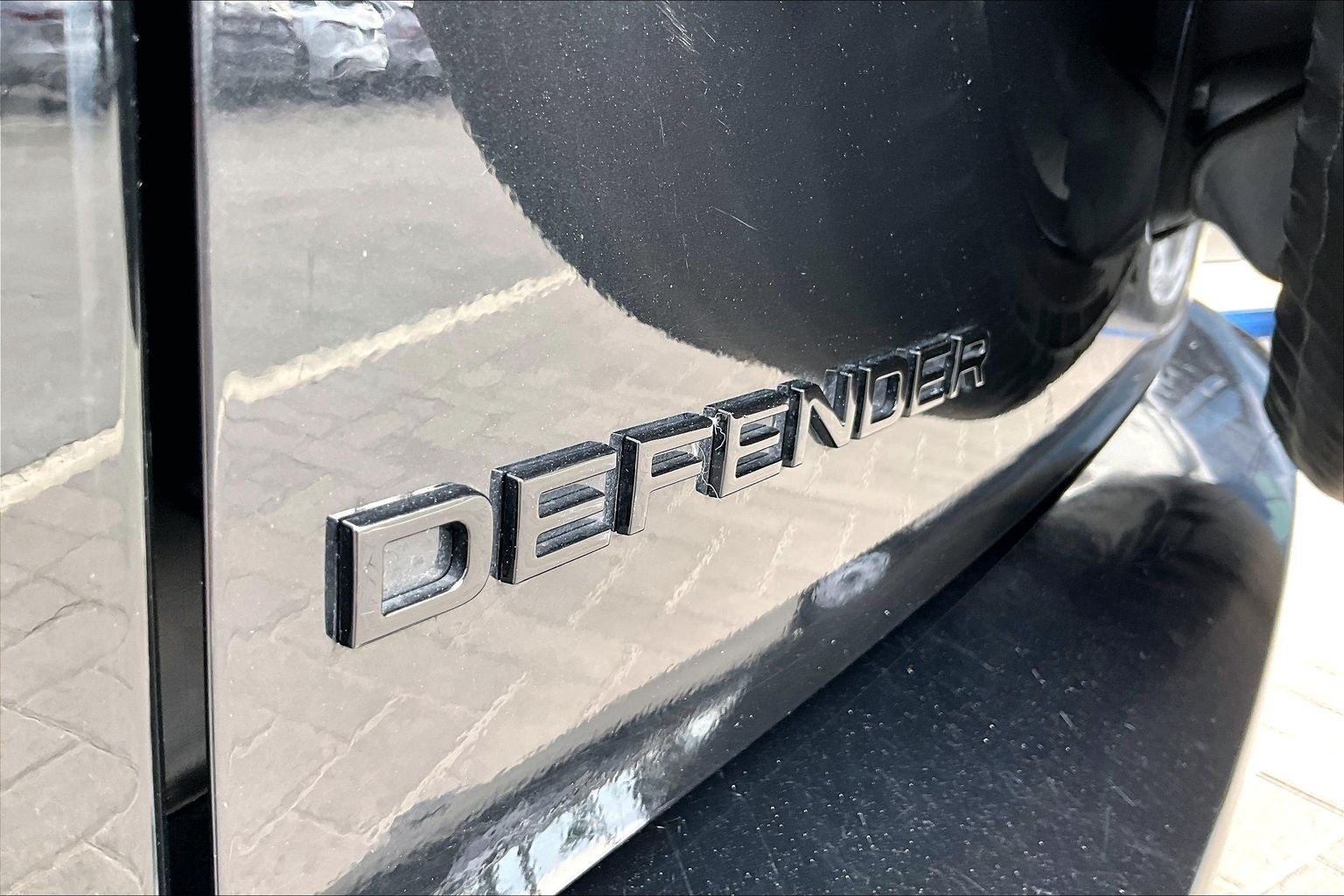 2023 Land Rover Defender 110 V8