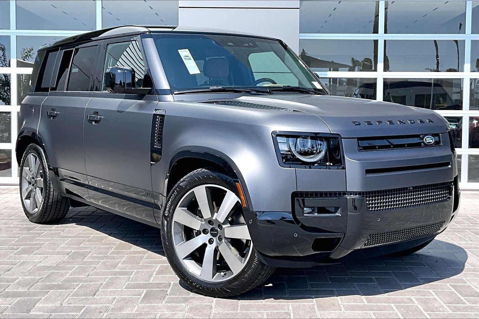 2026 Land Rover Defender 110 V8
