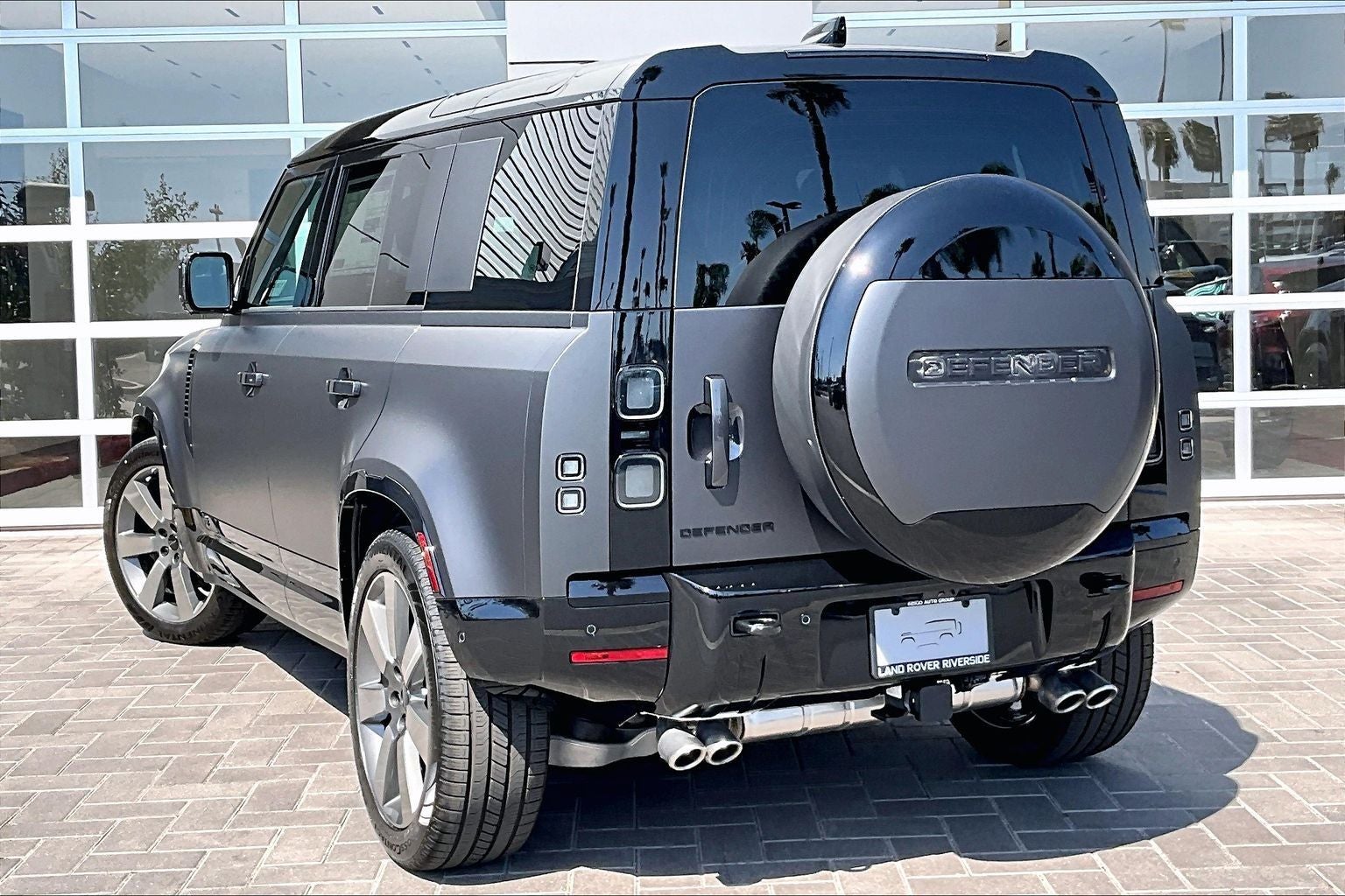 2026 Land Rover Defender 110 V8