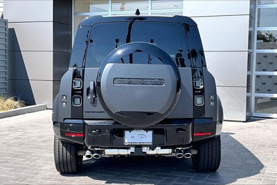 2026 Land Rover Defender 110 V8