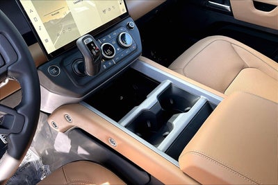 2026 Land Rover Defender 110 V8
