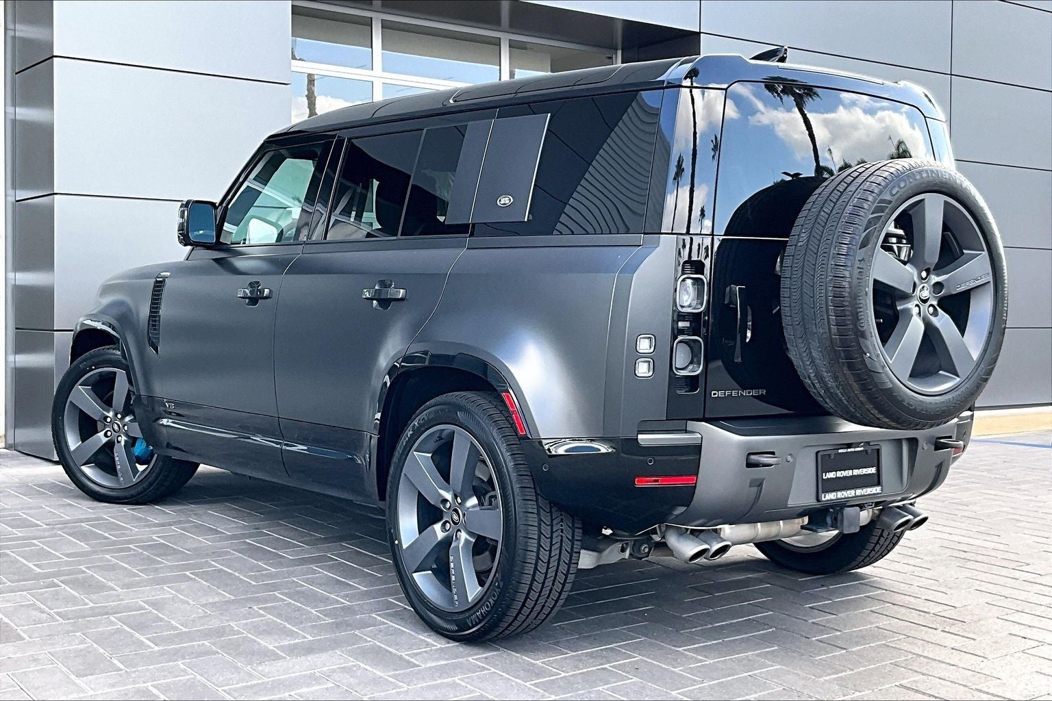 2022 Land Rover Defender 110 Carpathian Edition