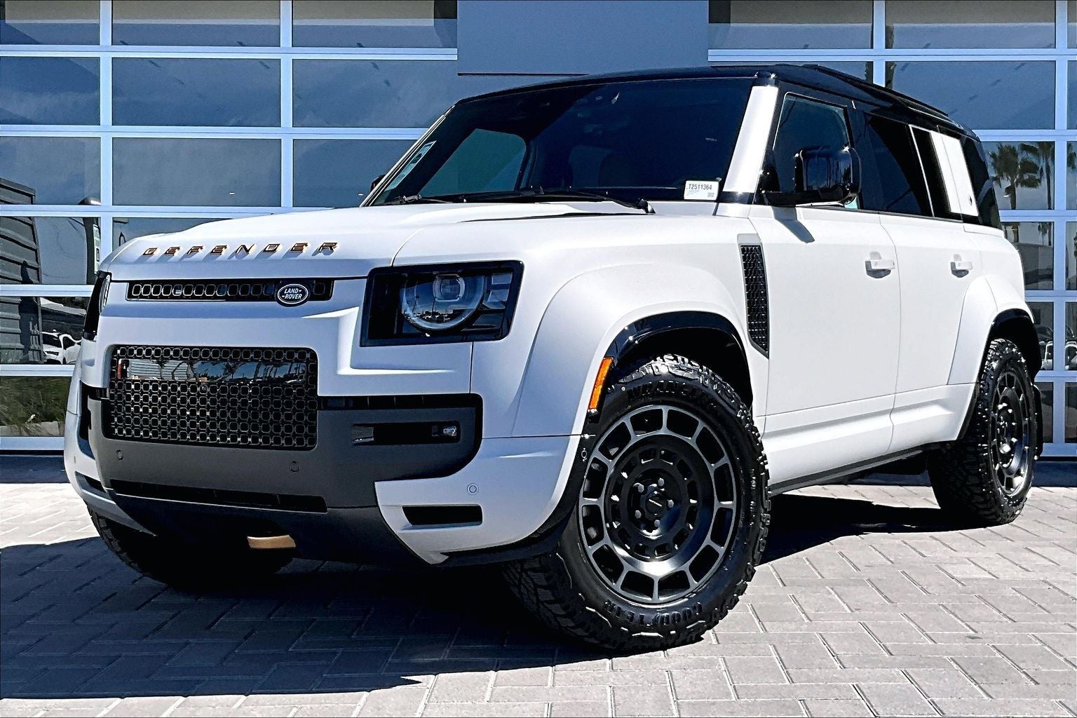 2026 Land Rover Defender 110 OCTA