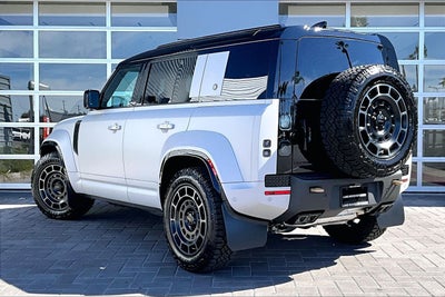 2026 Land Rover Defender 110 OCTA