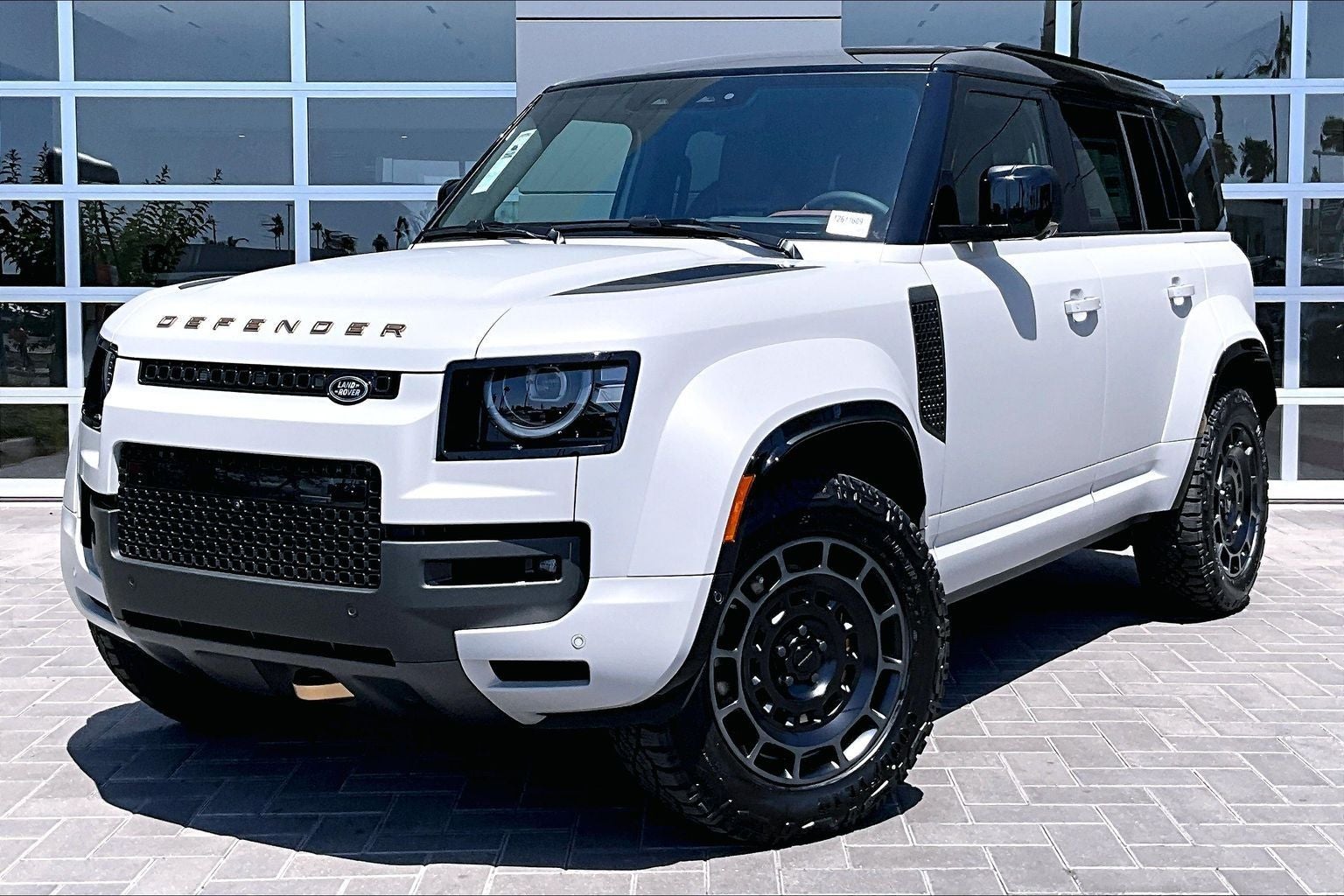 2026 Land Rover Defender 110 V8