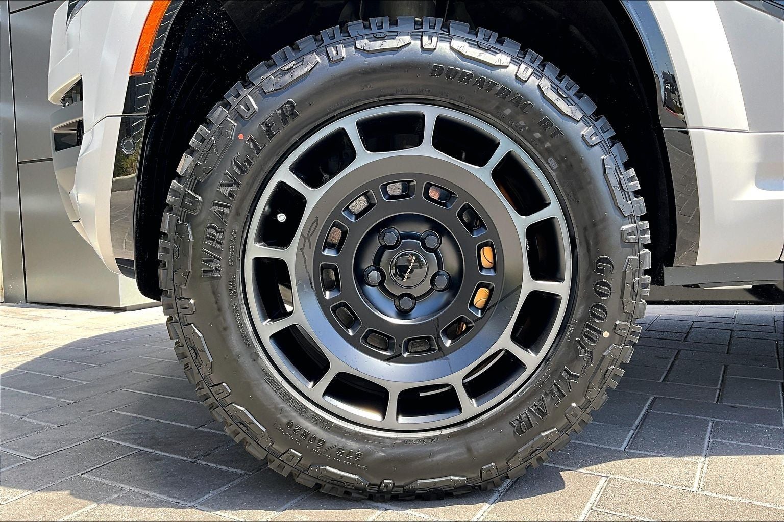 2026 Land Rover Defender 110 V8