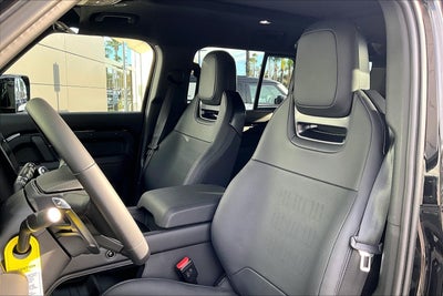 2026 Land Rover Defender 110 OCTA Black Edition