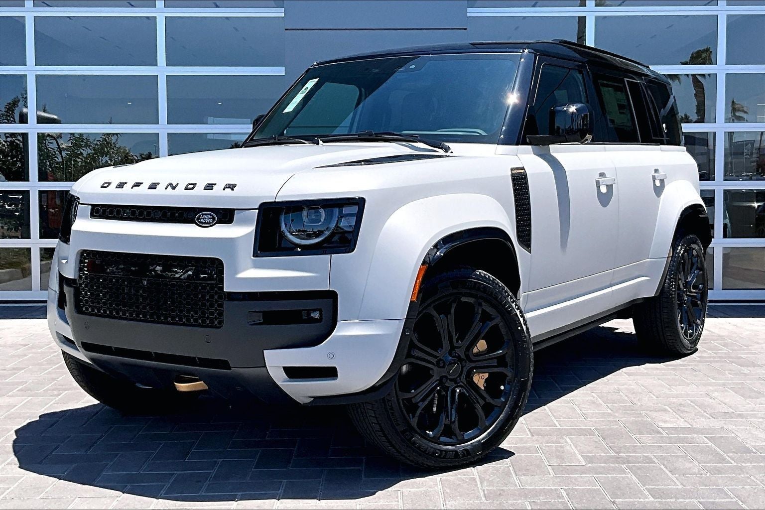 2026 Land Rover Defender 110 OCTA