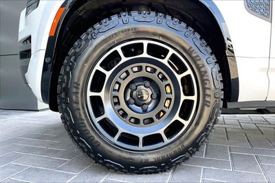 2026 Land Rover Defender 110 OCTA