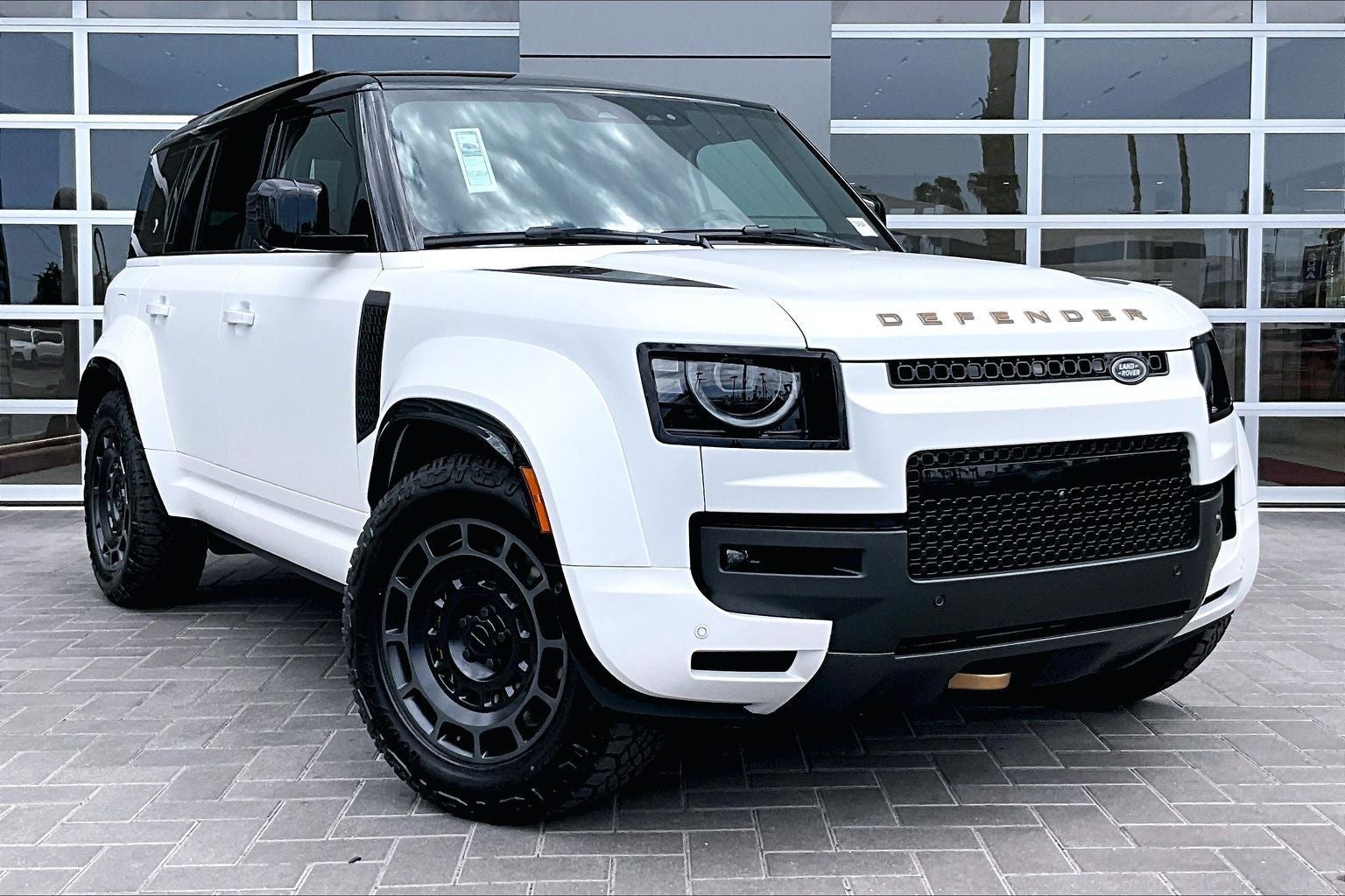 2026 Land Rover Defender 110 OCTA