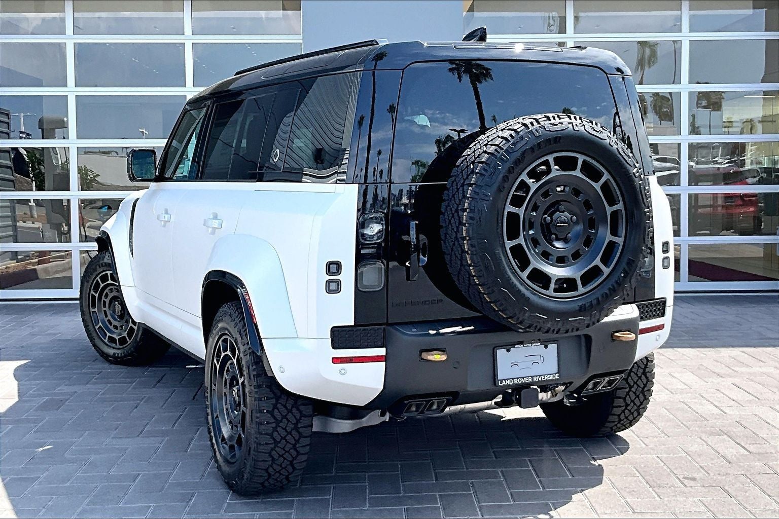 2026 Land Rover Defender 110 OCTA