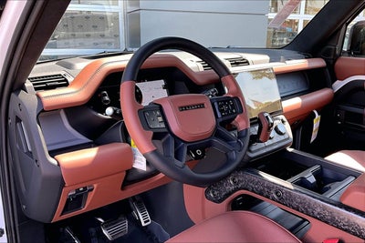 2026 Land Rover Defender 110 OCTA