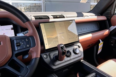2026 Land Rover Defender 110 OCTA