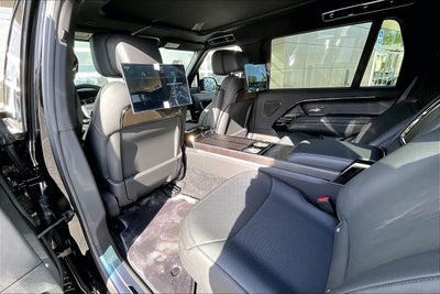 2026 Land Rover Range Rover SV LWB BLACK EDITION