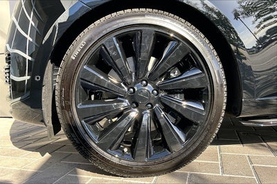 2026 Land Rover Range Rover SV LWB BLACK EDITION