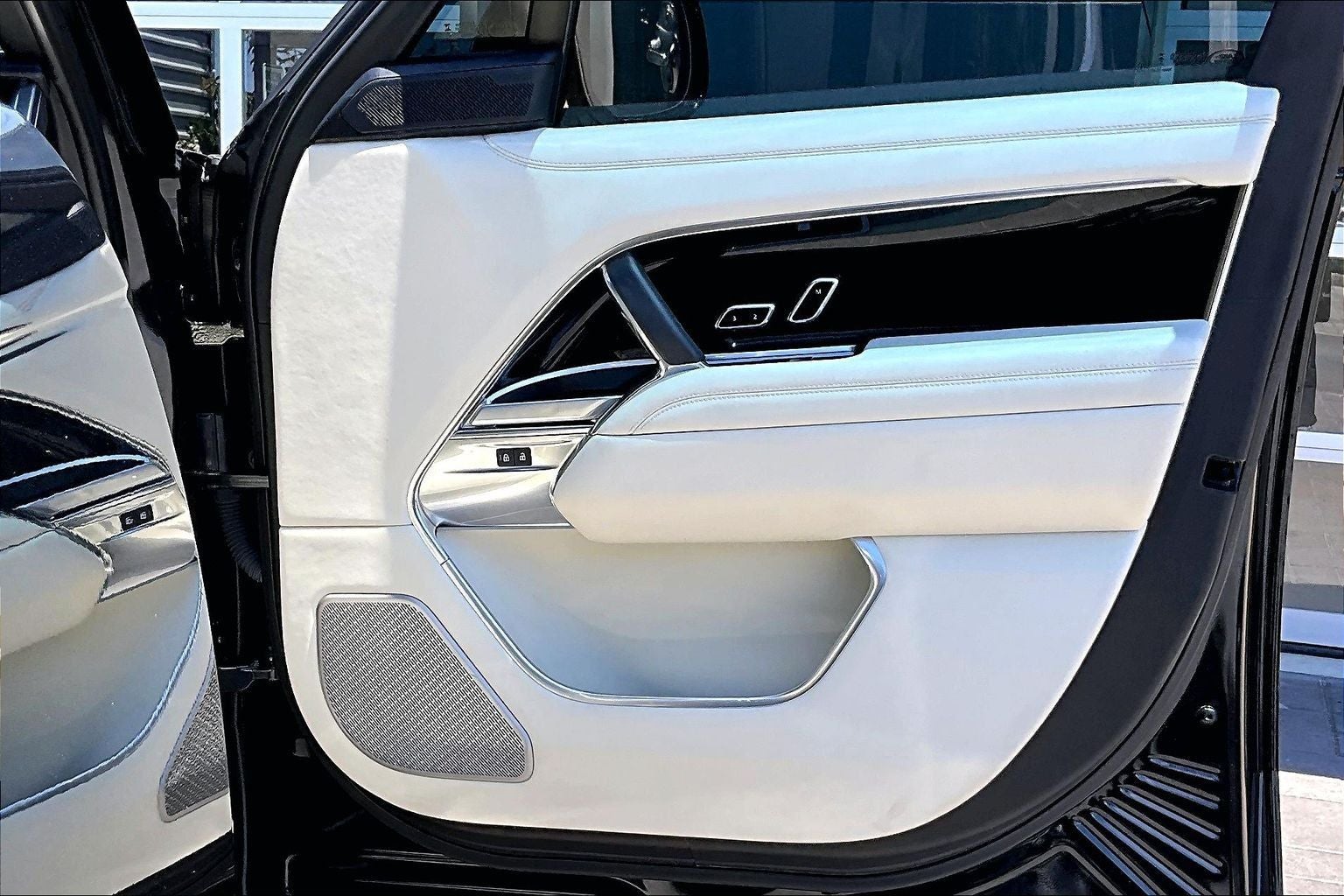 2025 Land Rover Range Rover Autobiography
