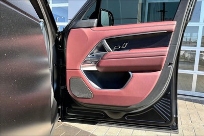 2025 Land Rover Range Rover Plug-In Hybrid Autobiography