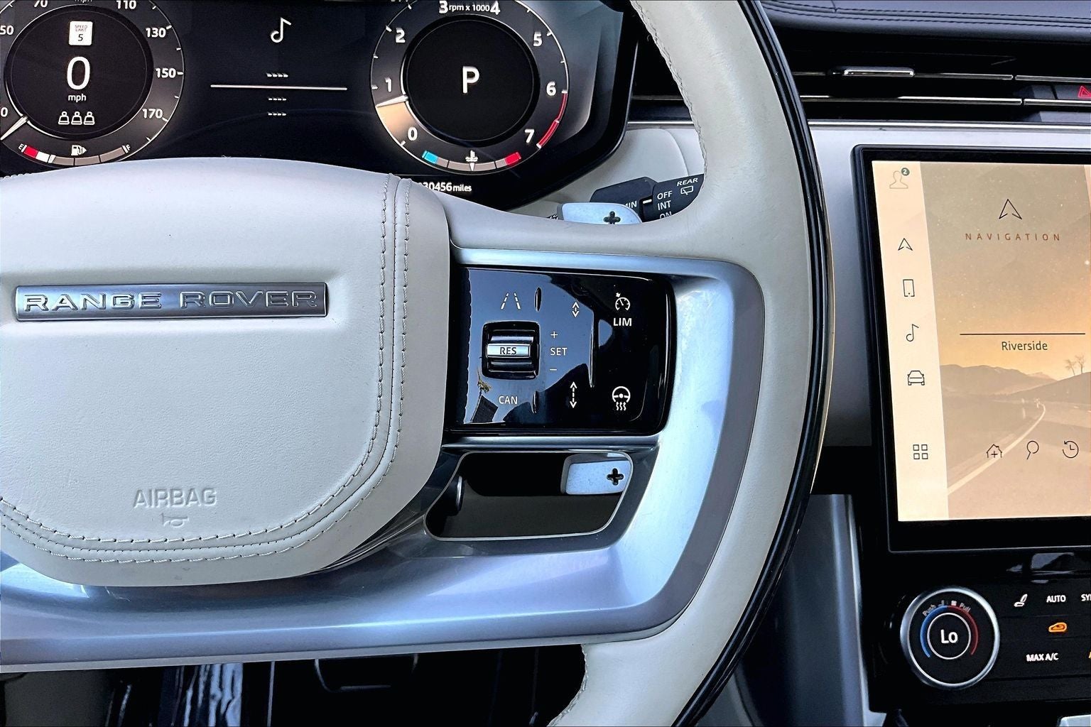 2023 Land Rover Range Rover SE
