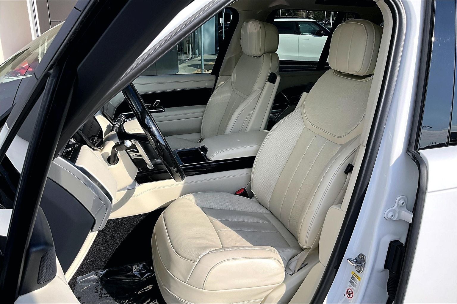 2023 Land Rover Range Rover SE