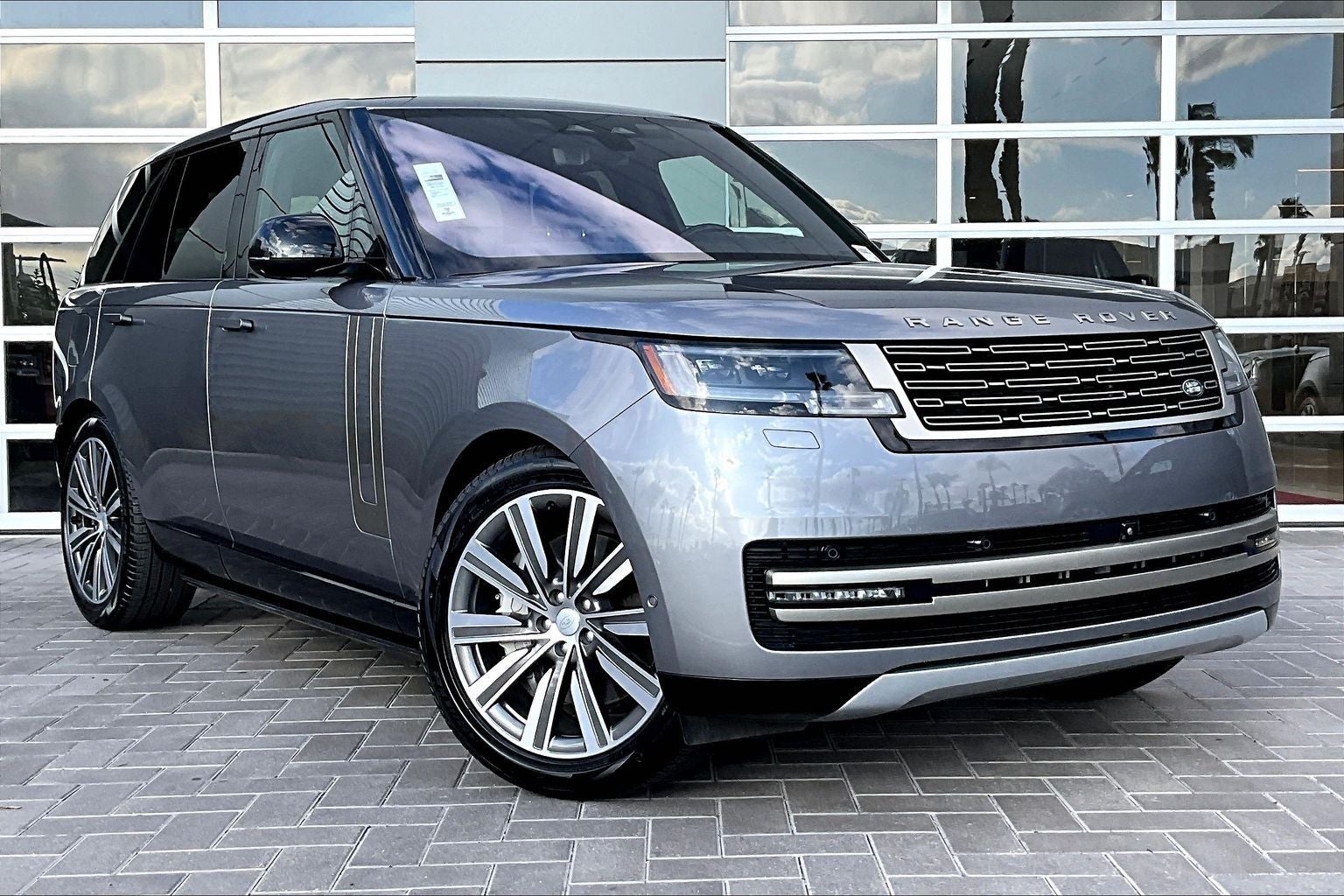 2023 Land Rover Range Rover SE