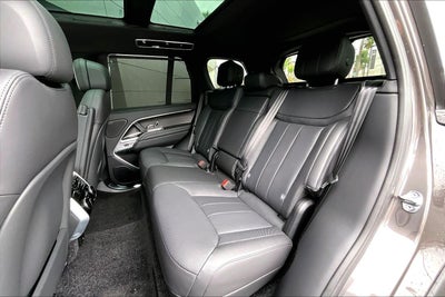 2025 Land Rover Range Rover SE