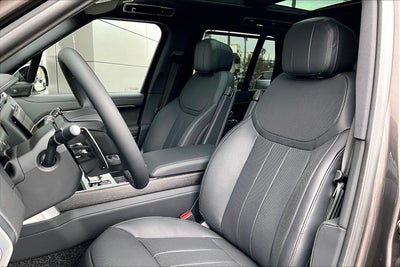 2025 Land Rover Range Rover SE
