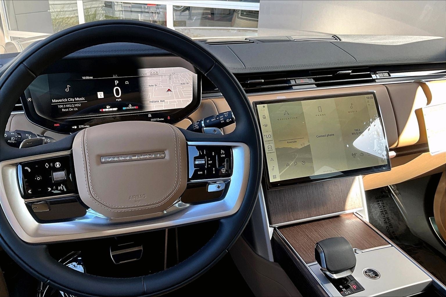 2026 Land Rover Range Rover SE