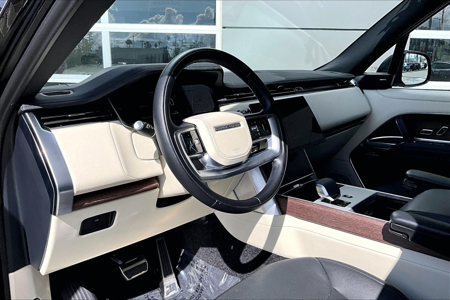 2024 Land Rover Range Rover SE