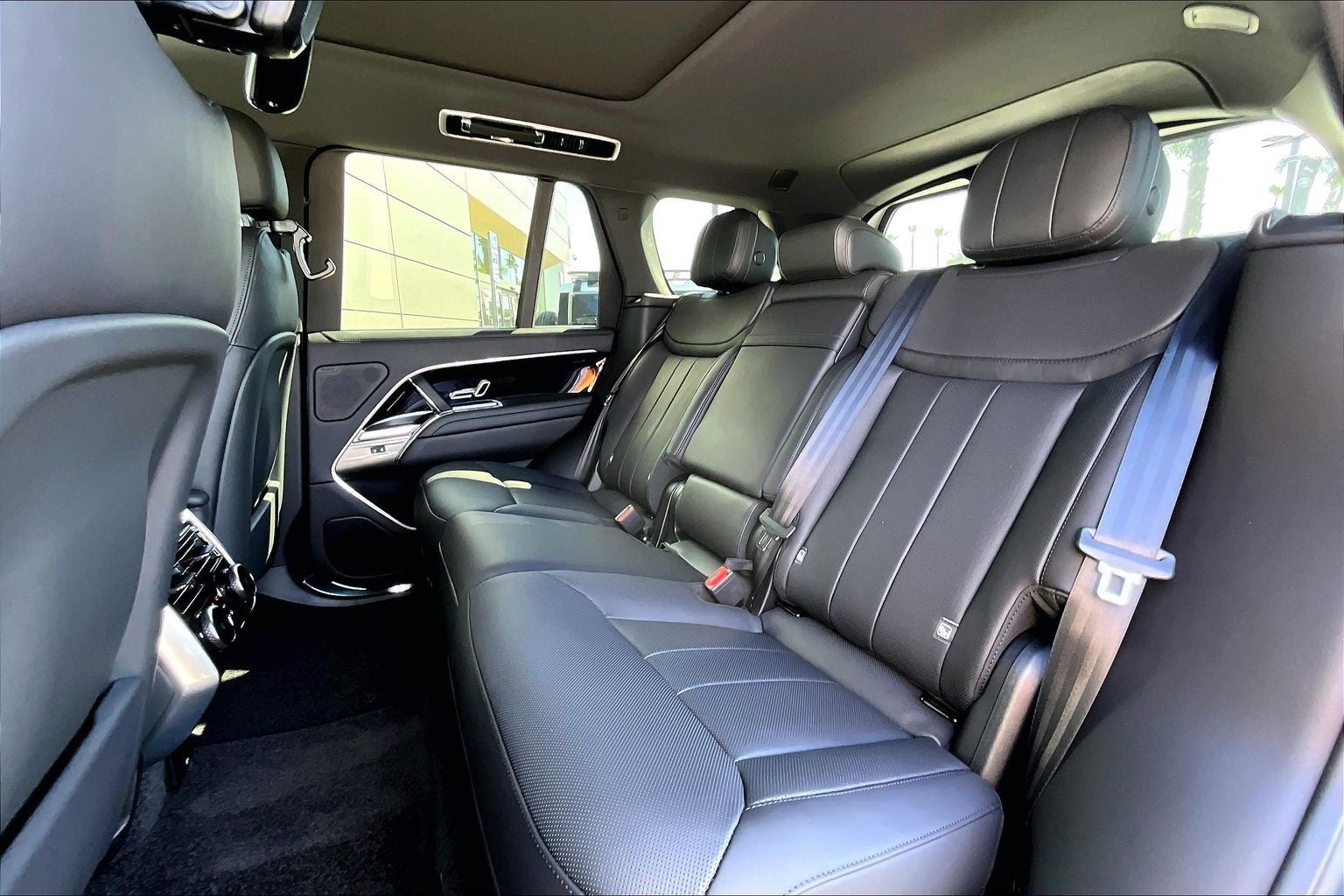 2026 Land Rover Range Rover SE