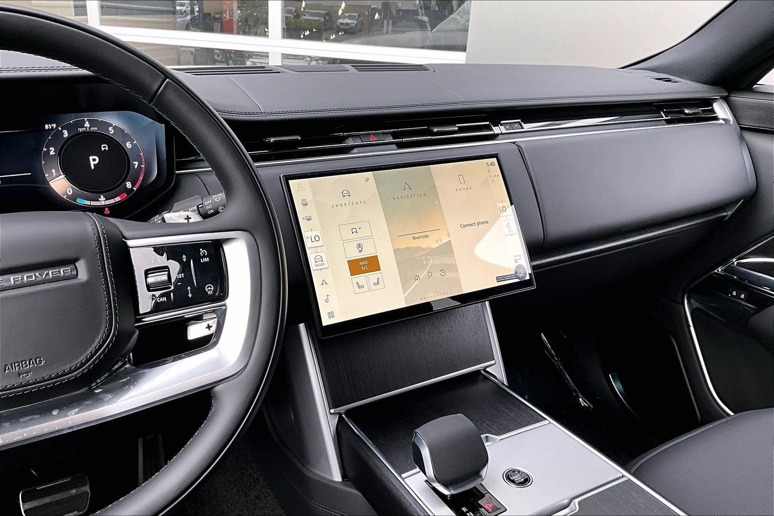 2026 Land Rover Range Rover SE