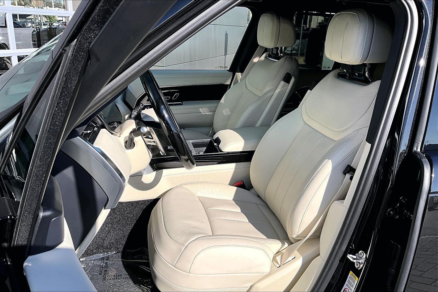 2026 Land Rover Range Rover SE