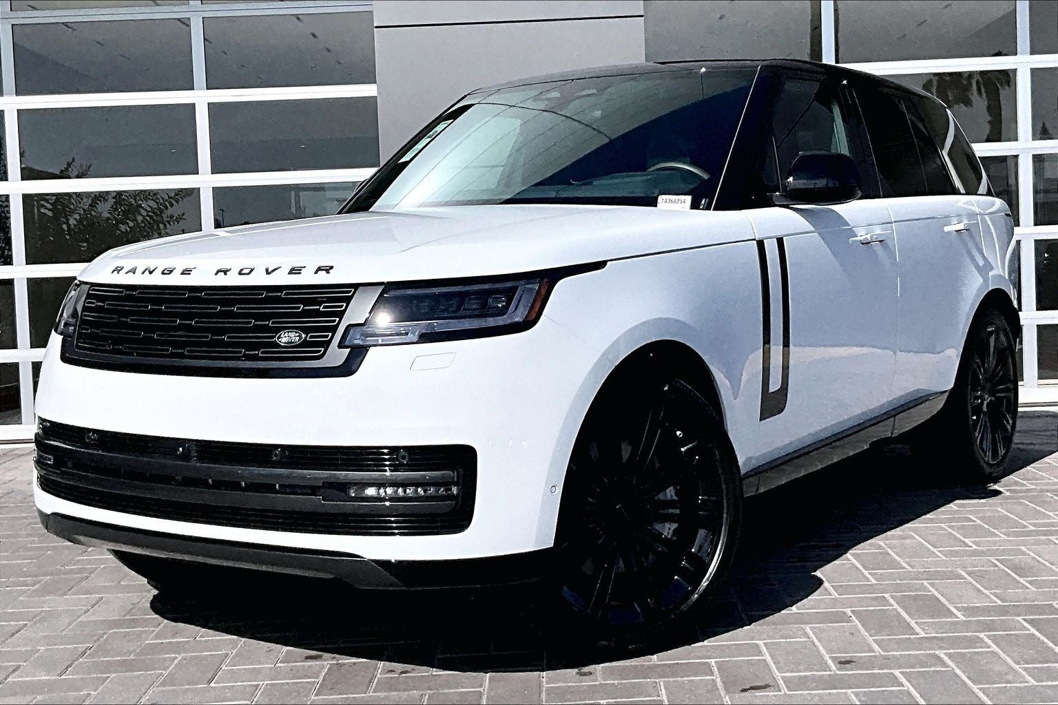 2026 Land Rover Range Rover SE