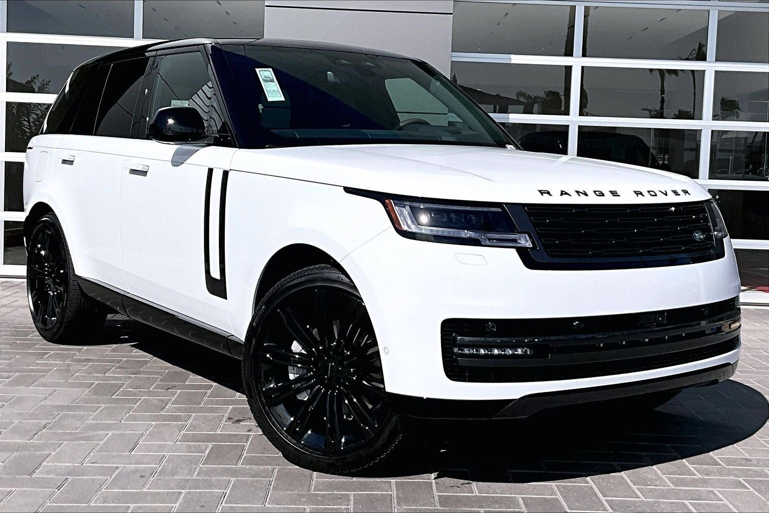 2026 Land Rover Range Rover SE