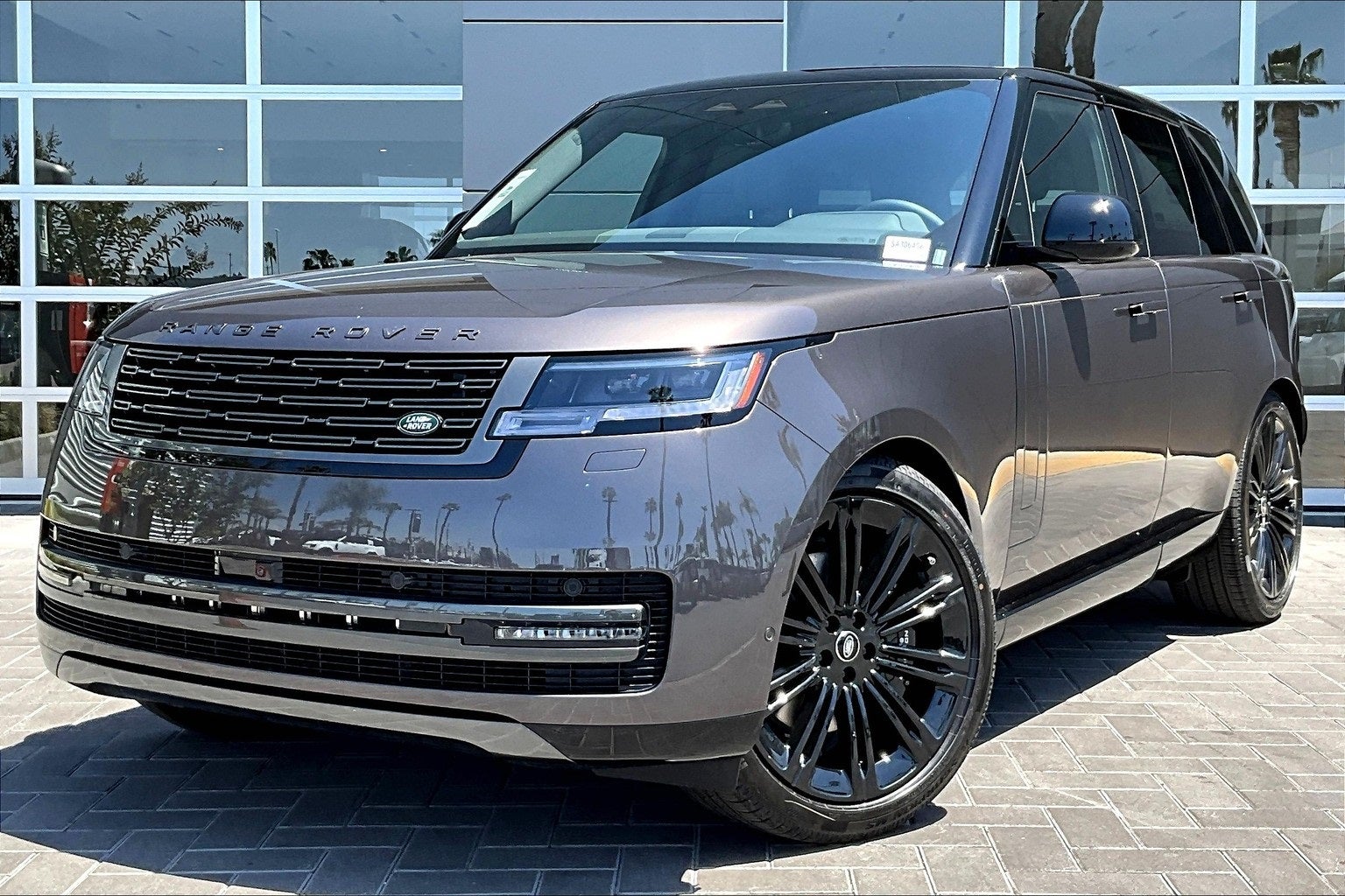2025 Land Rover Range Rover SE