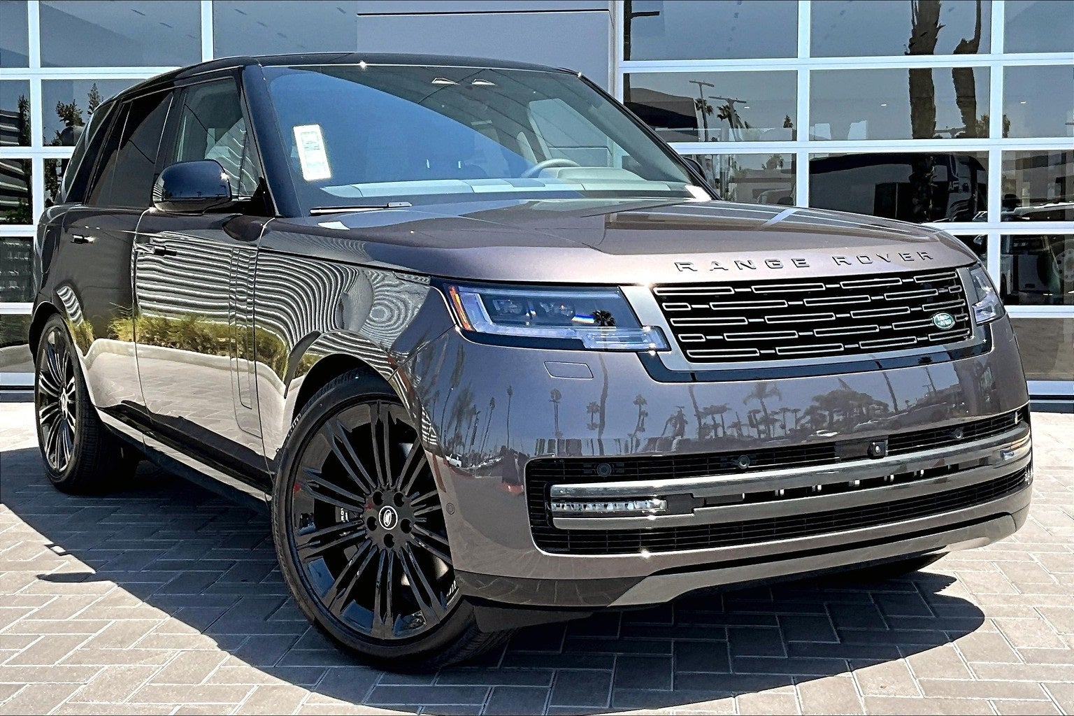2025 Land Rover Range Rover SE