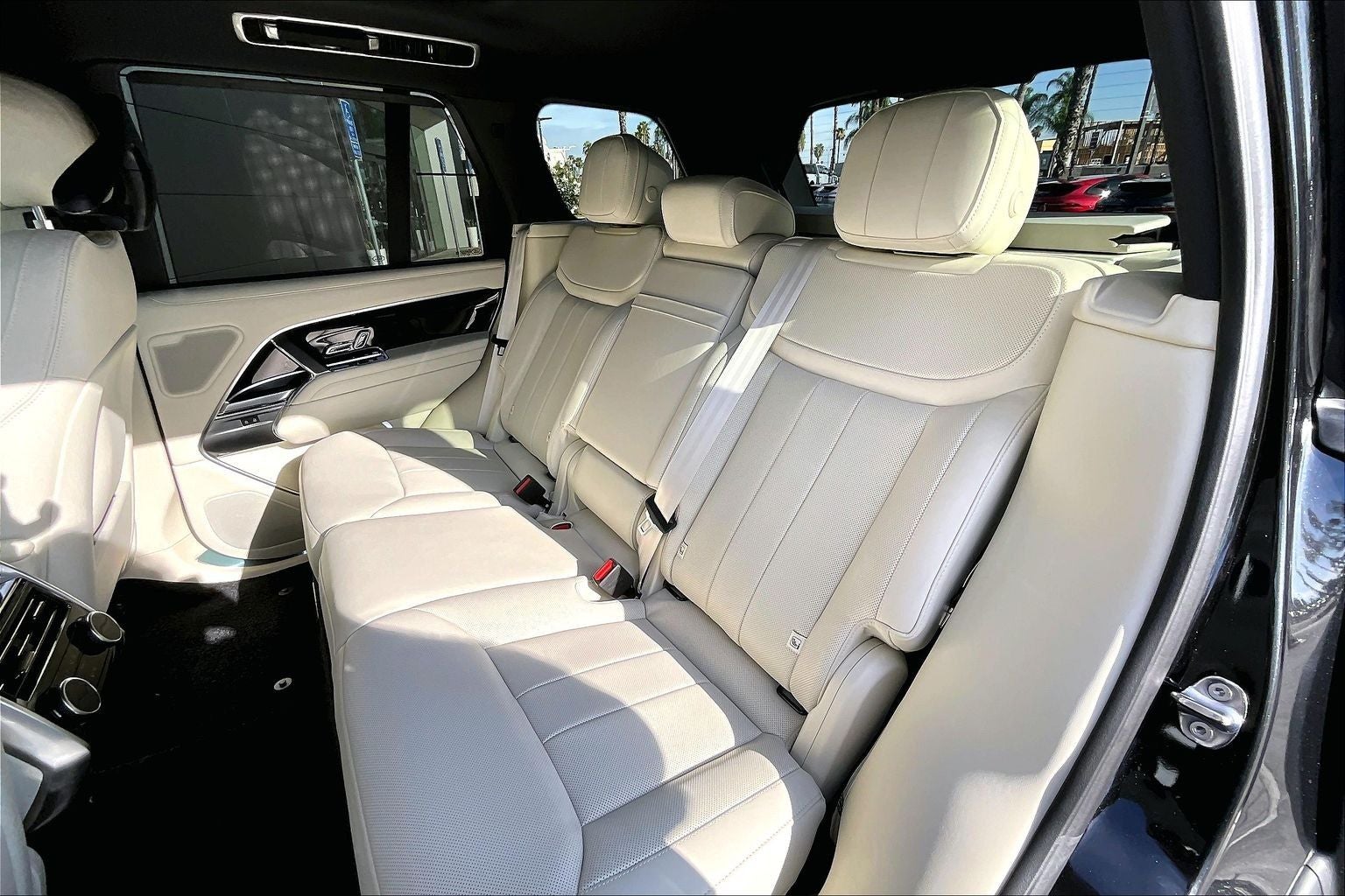 2026 Land Rover Range Rover SE